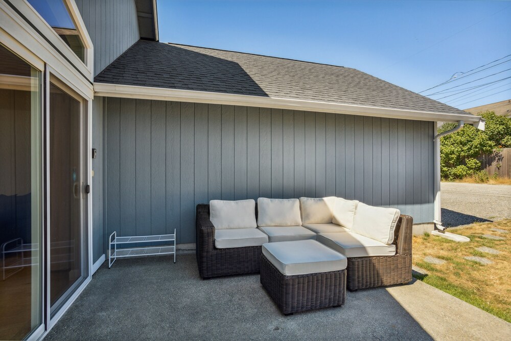 Cheery Tacoma Vacation Rental: 7 Mi to Owen Beach! - Property Image 9