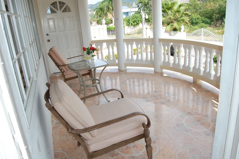Celebrity Villa Jamaica
