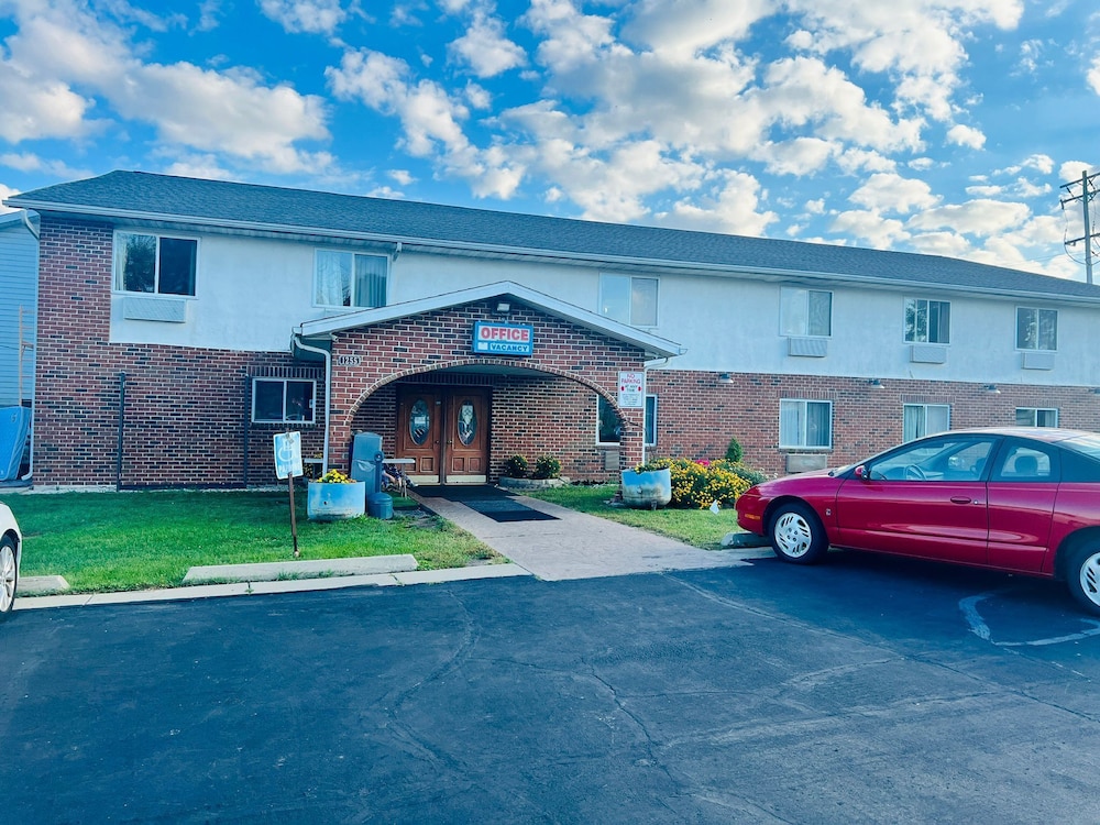 Villa Inn Motel Near Hwy 12 WI Capital O