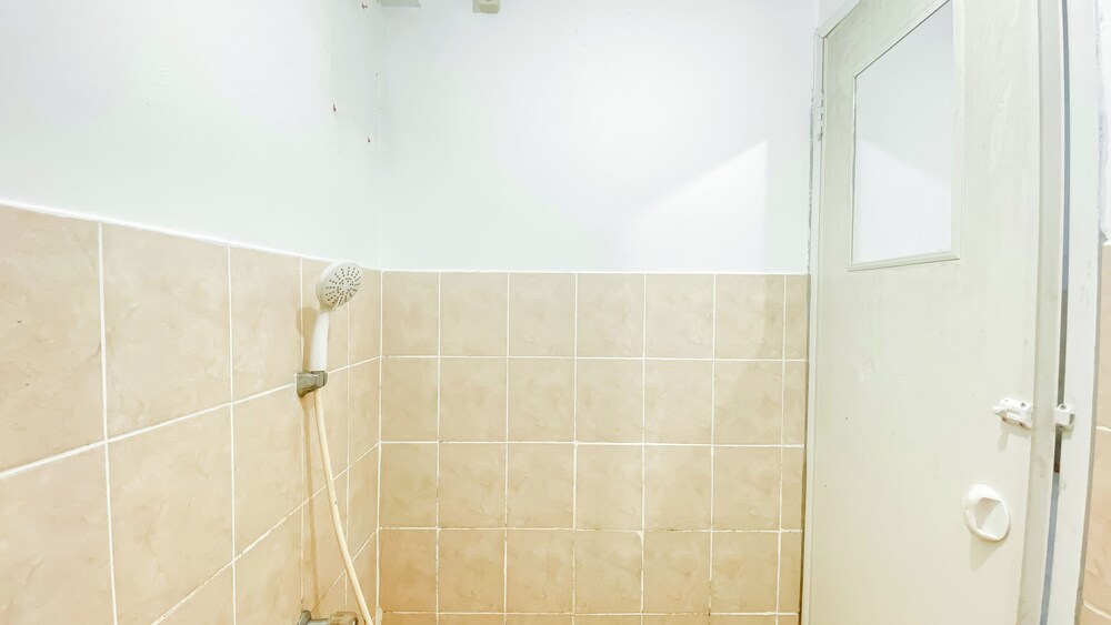 Stunning and Comfy Studio at Green Bay Pluit Apartment