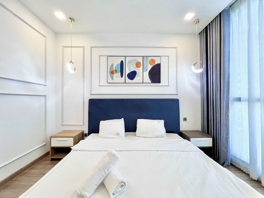 Apartment Landmark 81 by Urban Home