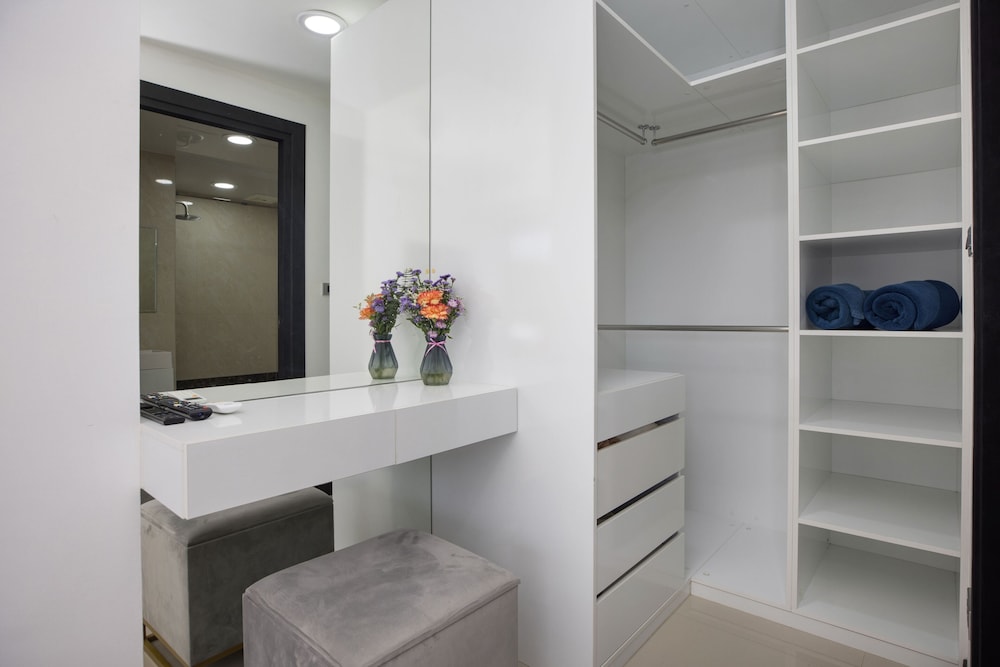 Chill & Relax Stay at Rawai Condo 311