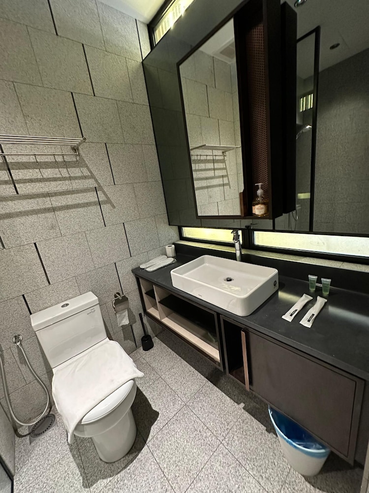 Scarletz Suites KLCC by Azure Heaven