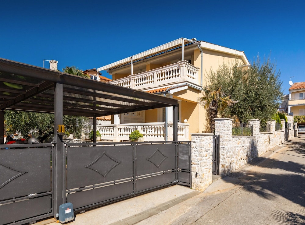 Apartment in Porec Near the Sea and Beaches