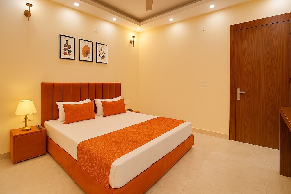 Radha Vrindavan Inn - Near Prem Mandir