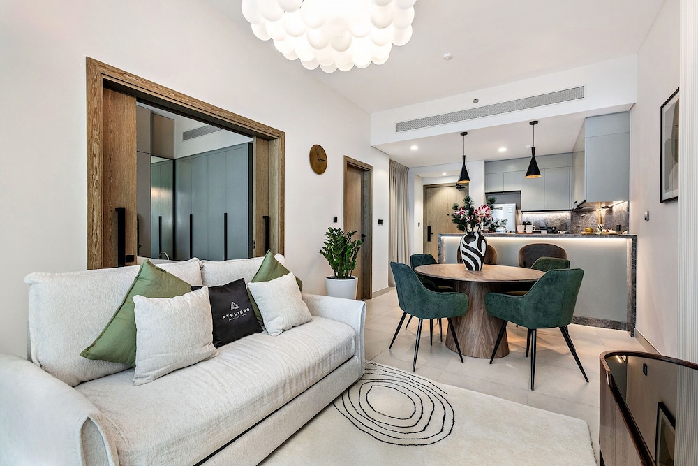 Stylish 1BR Apartment at Golf Gate