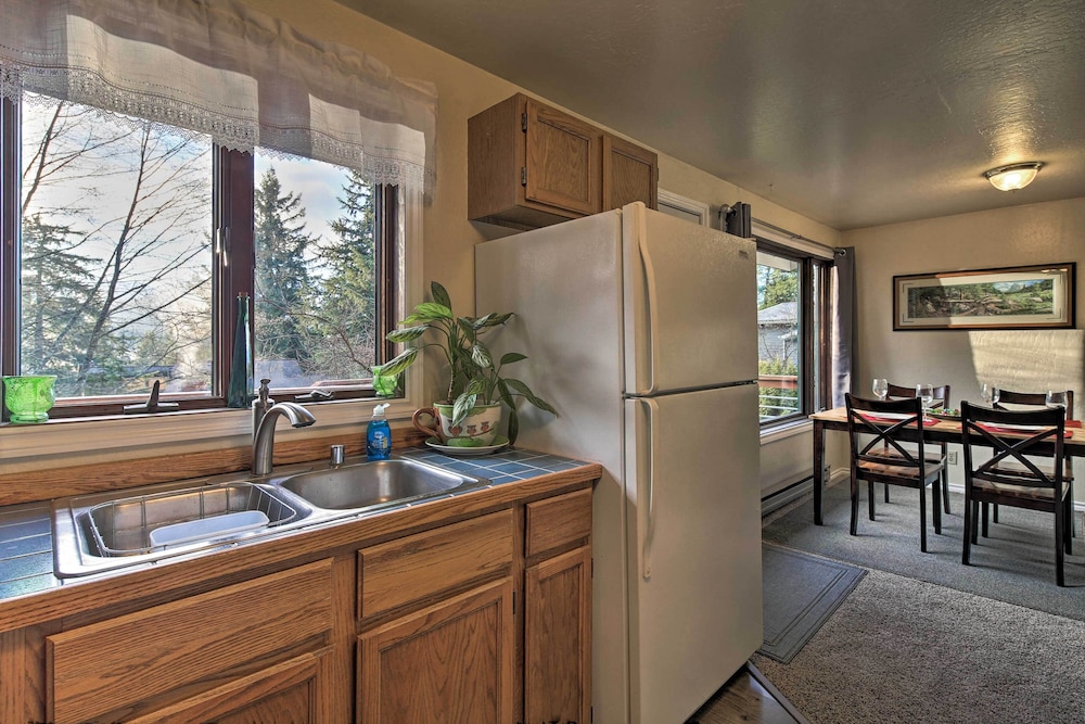 Juneau Vacations - Cozy Retreat w/ Fire Pit - Near Mendenhall Glacier - Property Image 13