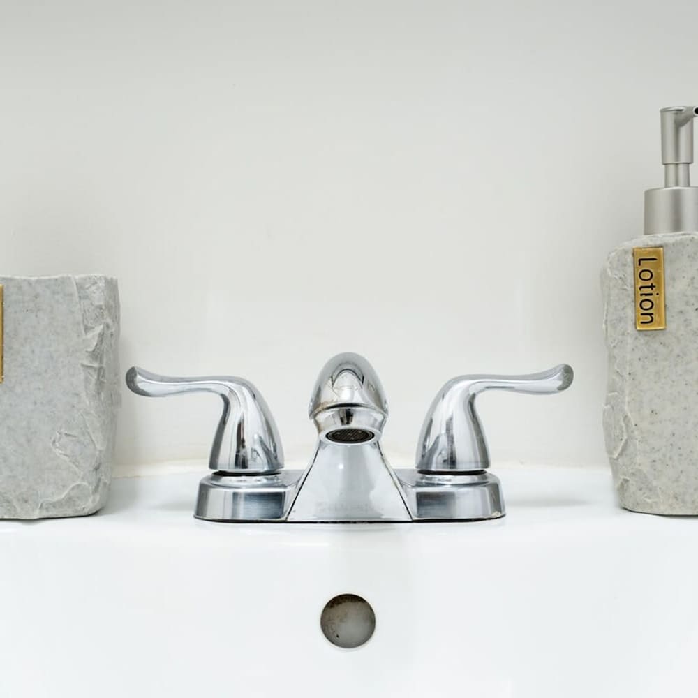 49-3b Newly Renovated 2BR W D Midtown East