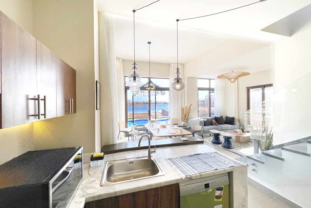Xuru Stays I Haute & Hand-picked 4bdr Villa Private Pool