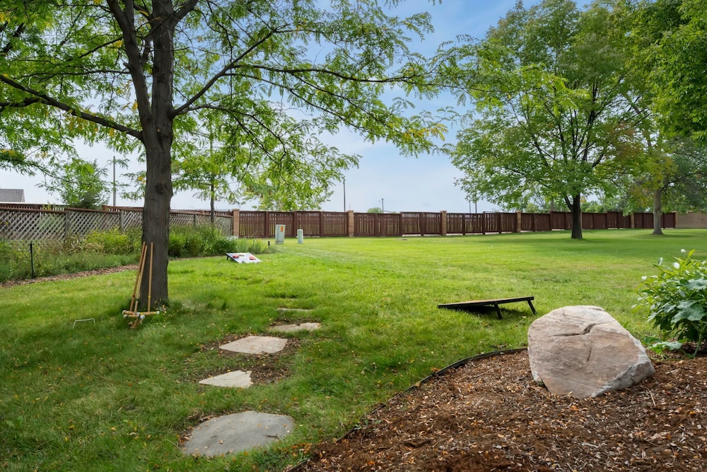 Shady Grove 4 King Beds, Dog Run & Outdoor Fun