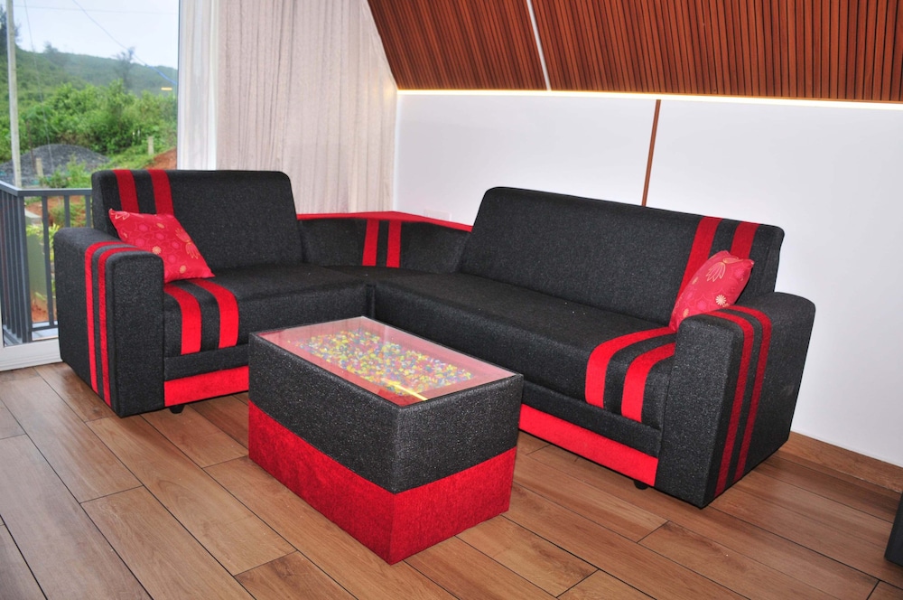 Kudaram County Resort