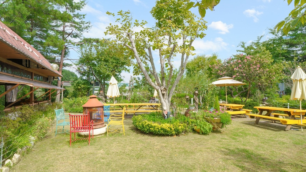 Samcheok Garden Pension