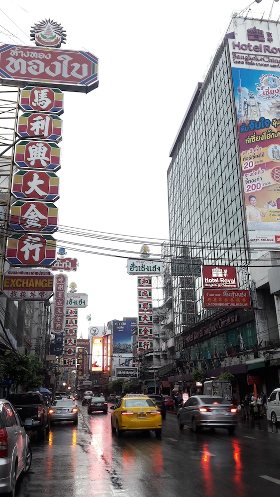 One Bangkok Hostel @Love District