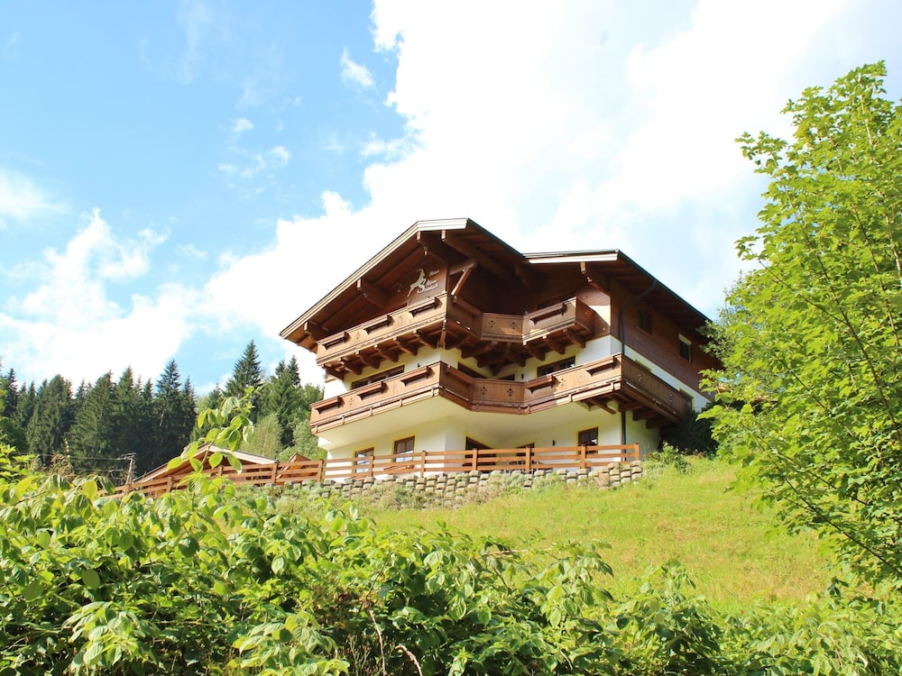 Luxurious Holiday Home With Terrace