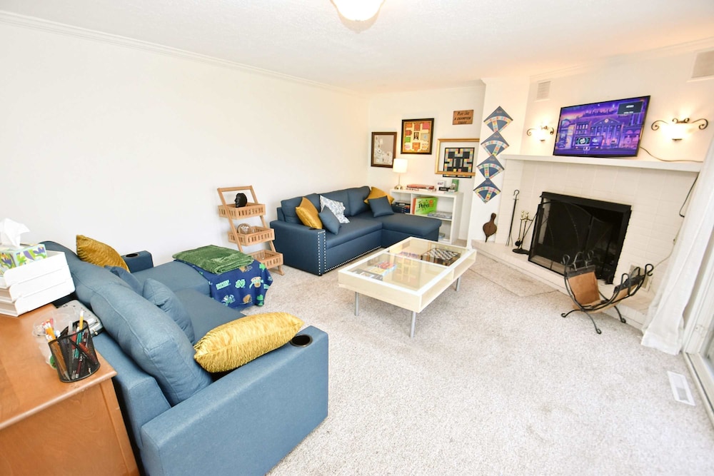 3 Bedroom 2 Bath Home Close to ND w Fire pit 1155