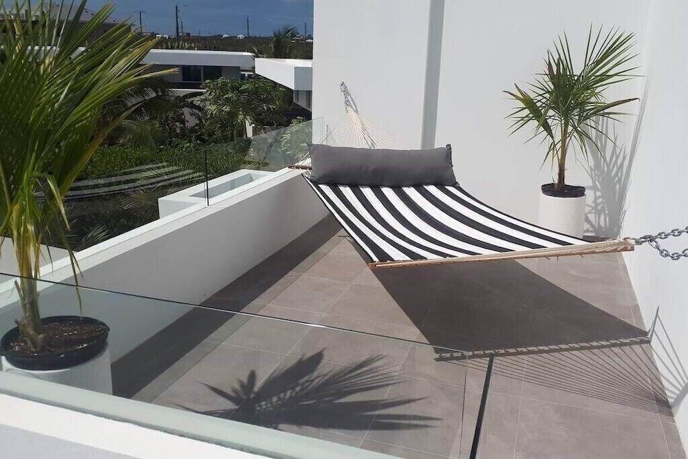 2bdr Oceanside Vacation Villa, Hotel Amenities v3