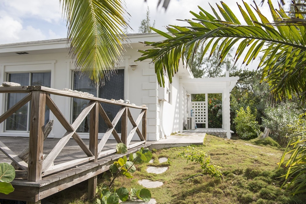 Med Point 1 Bedroom Home - Property Image 18