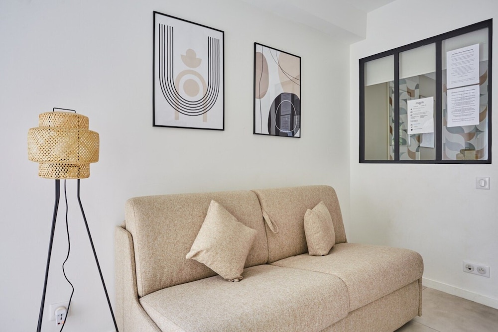 Cozy and New Flat Le Marais/ Place des Vosges
