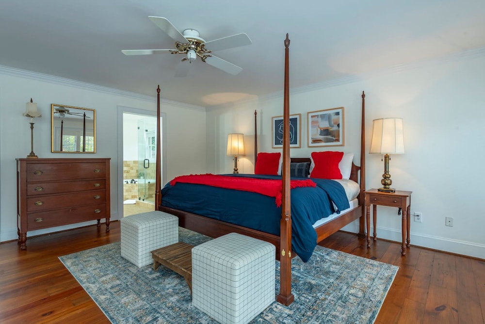 Riverfront Sanctuary Your Mountain Getaway