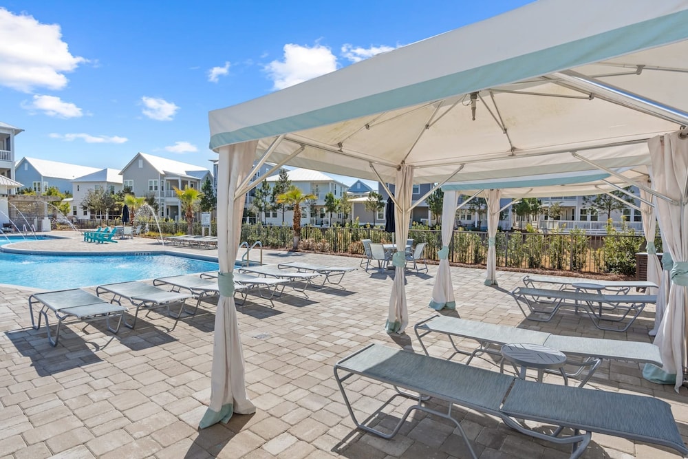 Walk to the Beach Pool 5bdr 3 Porches Beach Sea-ker s Retreat by Avantstay