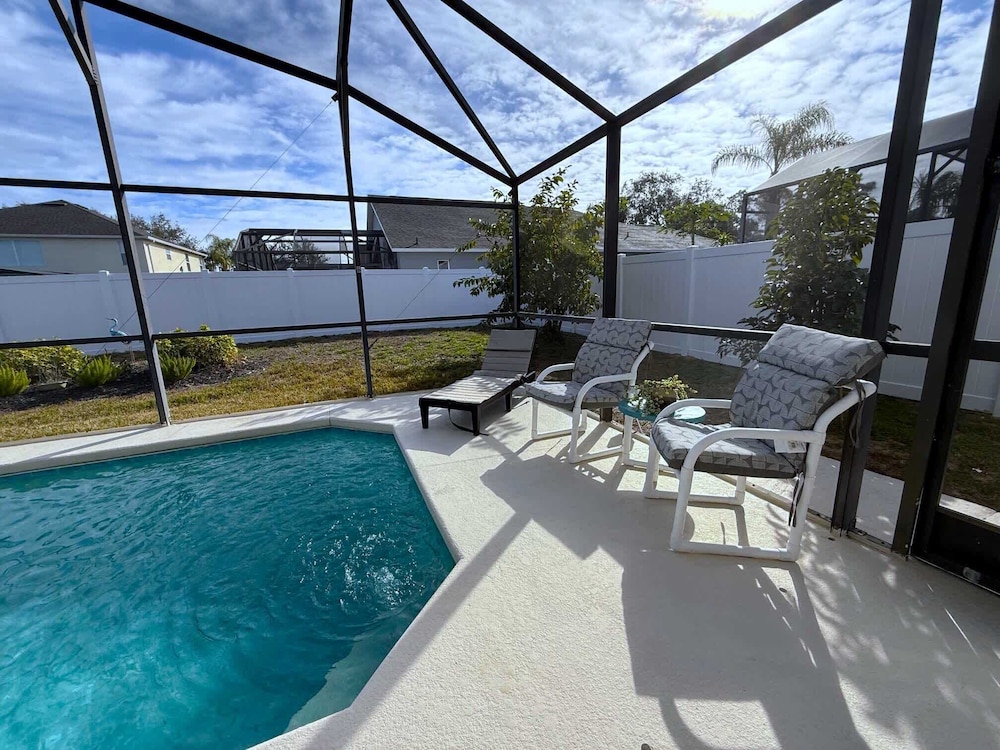 Spacious 5-bedroom Pool Villa in Southern Dunes