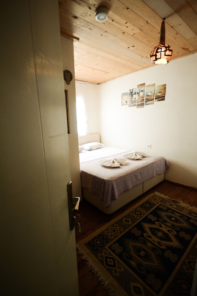 Ayvalik Moda Pansiyon - Image 79