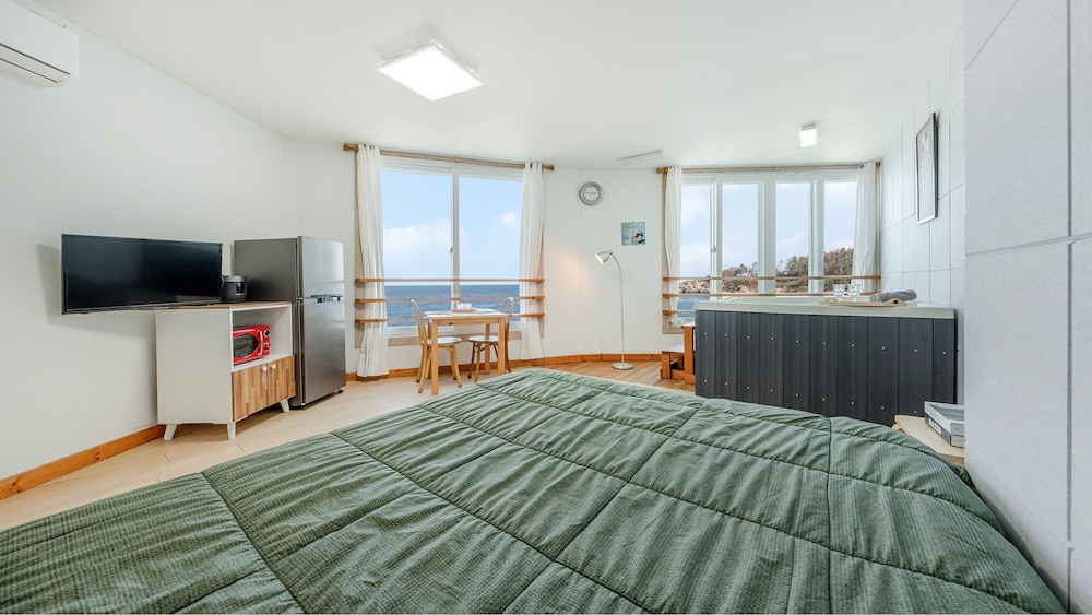 Pohang In The Blue Spa Pension