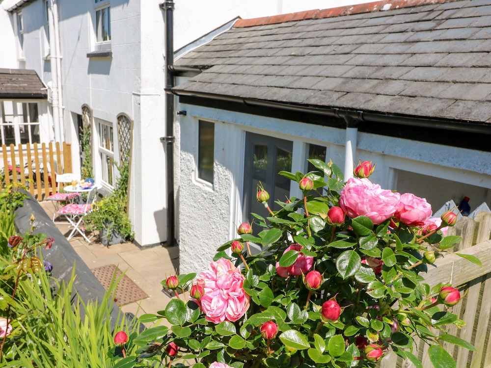 3 Rock Cottages