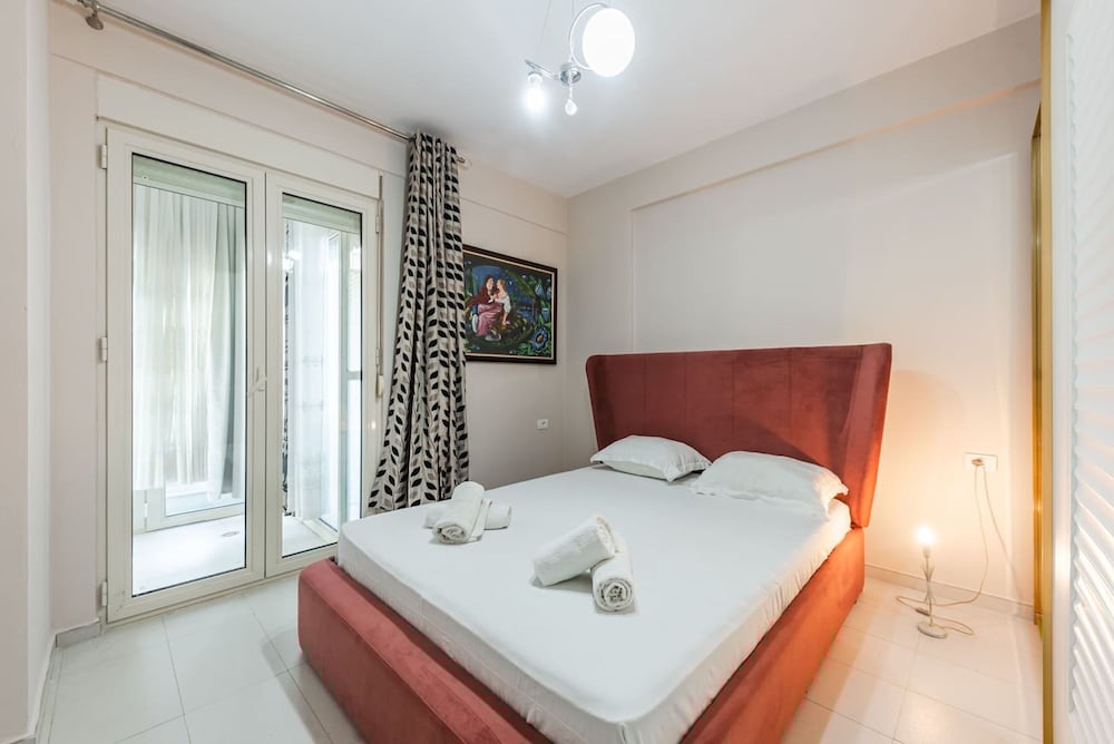 Stylish Apartment by the Beach Free Parking