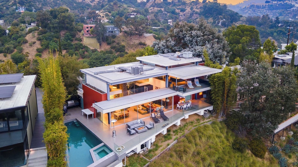 Hollywood Overlook by Avantstay Private Pool + Hot Tub Panoramic Views