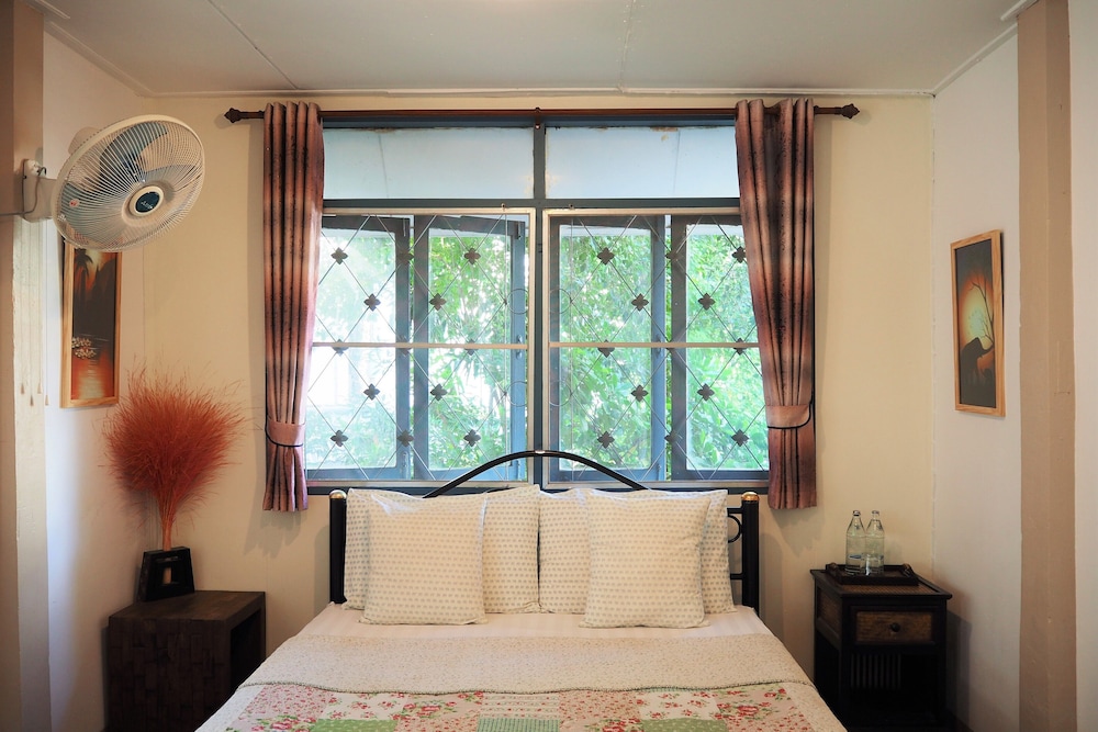 Stay With Me Guesthouse
