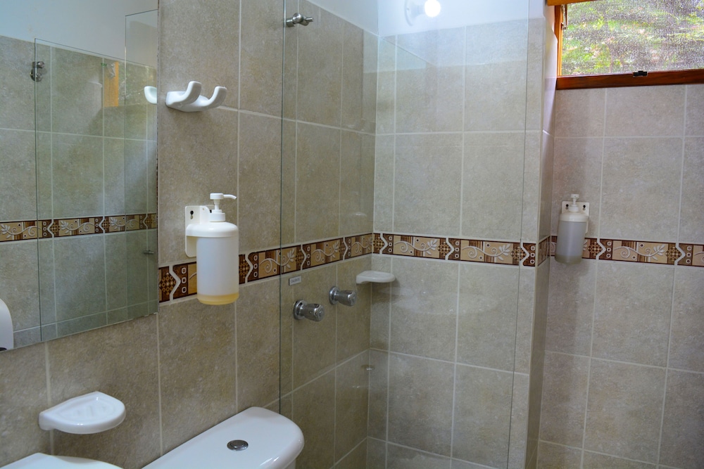 Hostal Valle De Las Camelias