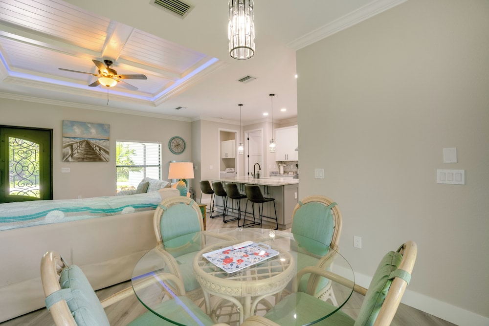 Golf Days & Beach Fun: Port Charlotte Home w/ Yard