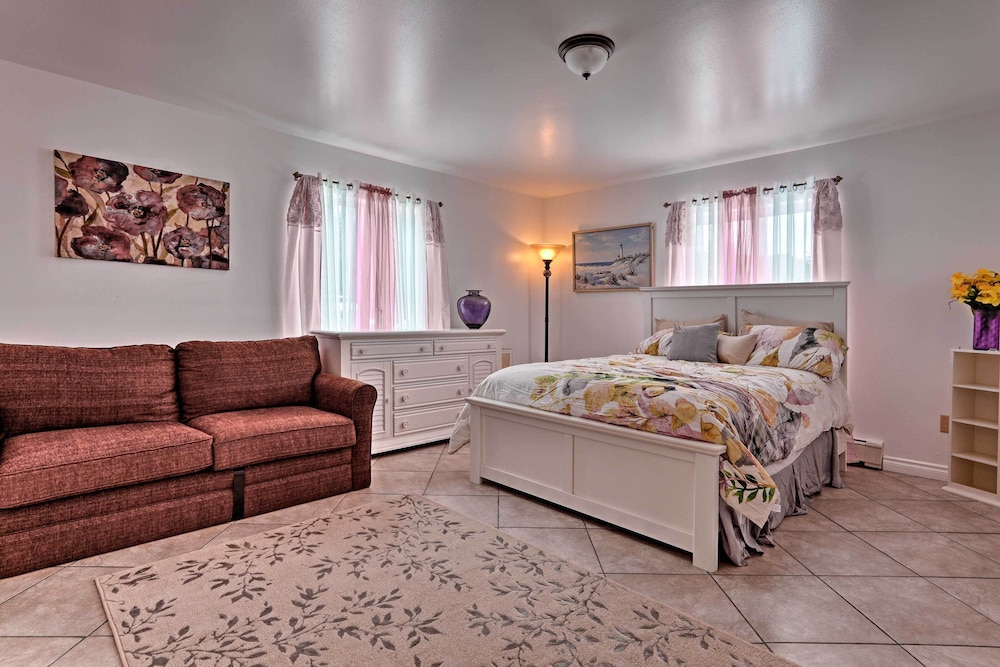 Juneau Vacations - Expansive Getaway  2 Miles to Mendenhall Glacier! - Property Image 2