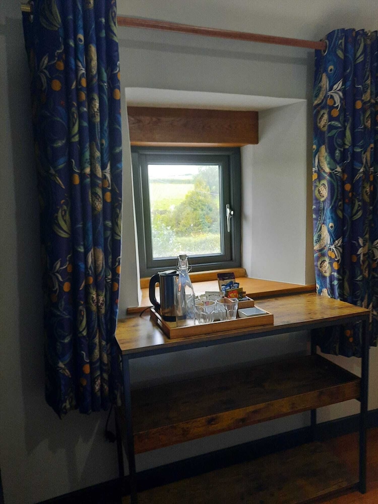 Longstone Bed and Breakfast view 4