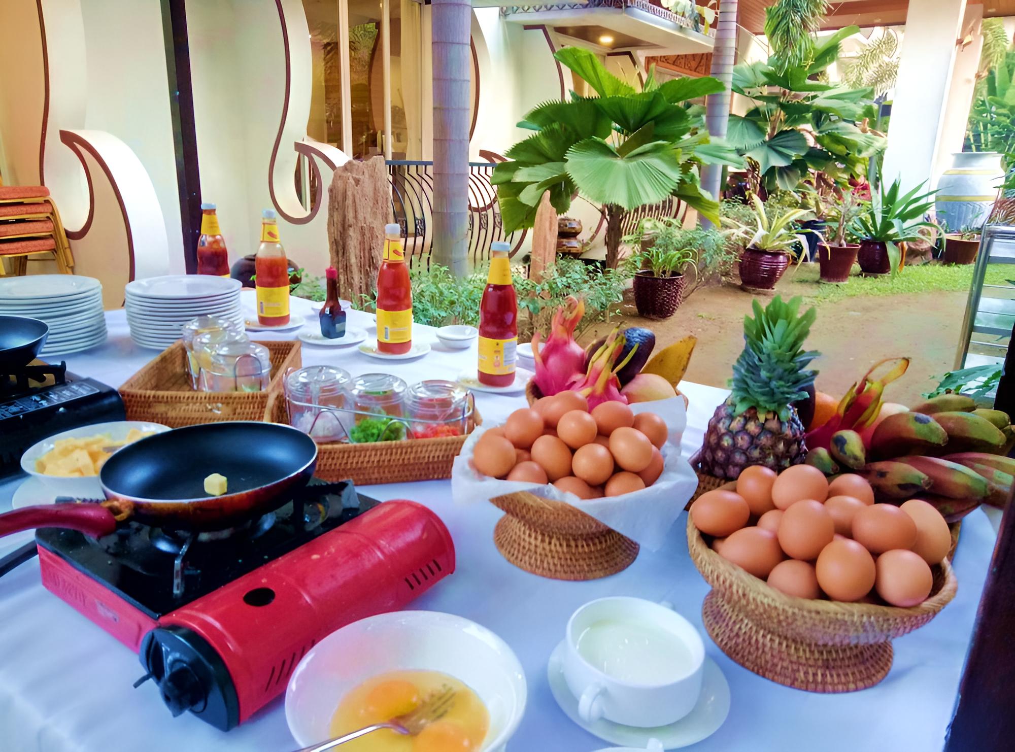 Yadanarpon Dynasty Hotel