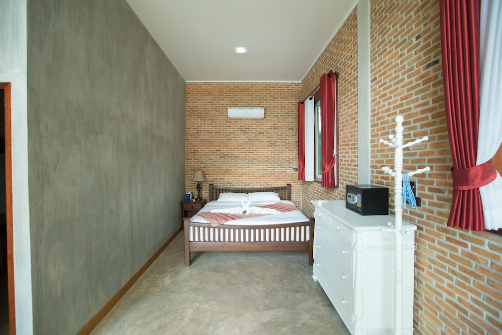 Nan De Panna Riverside Homestay