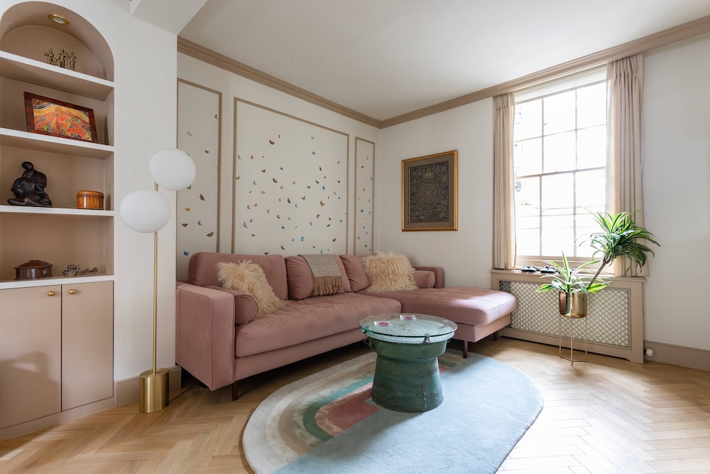 Molyneux Street II by Onefinestay