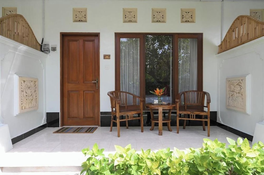 Tiga Naga Villa
