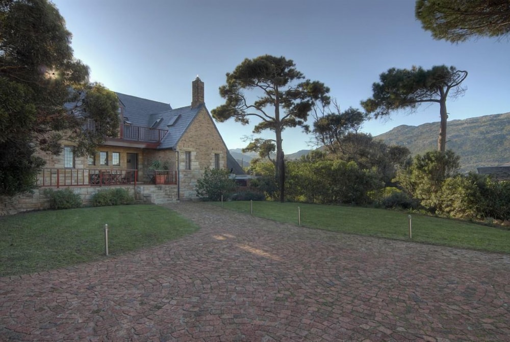 Villa Honeywood Guest House view 4