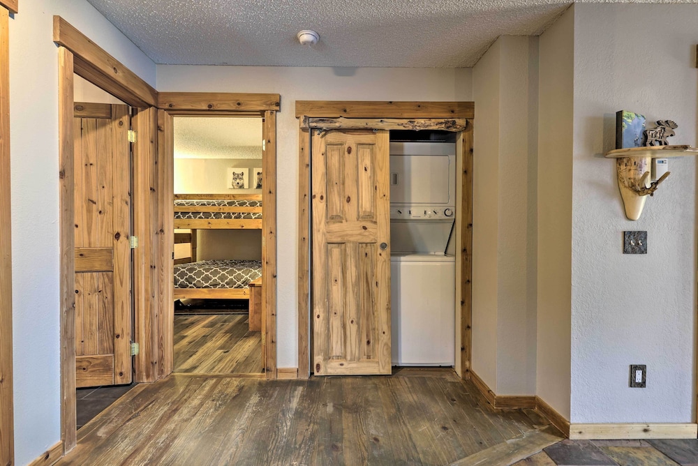 Ski-in/ski-out Granby Condo w/ Indoor Hot Tub! view 4