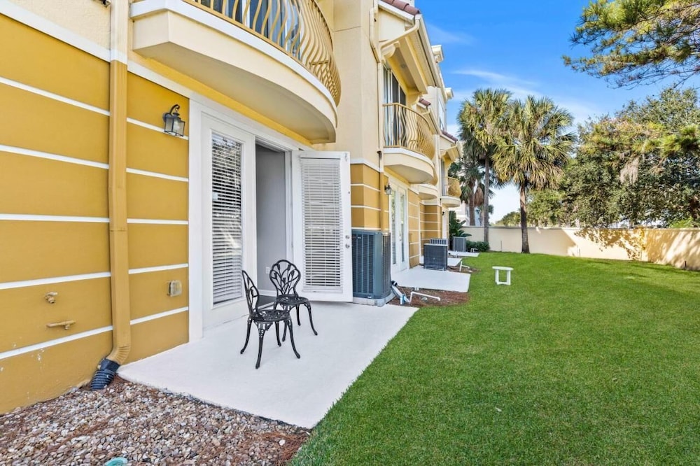 Vista Cay Swanky