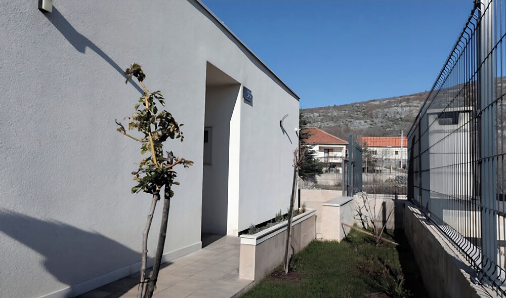Villa Gariful - Sleeps 10 - Pool - Hottub - Petsok