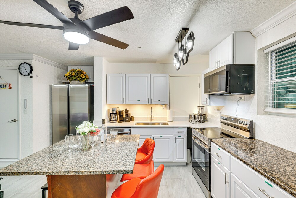 Steps to Shore: Walkable Clearwater Beach Condo