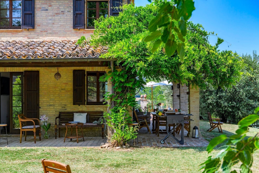 La Girolima 6 2 by Marche Holiday Villas