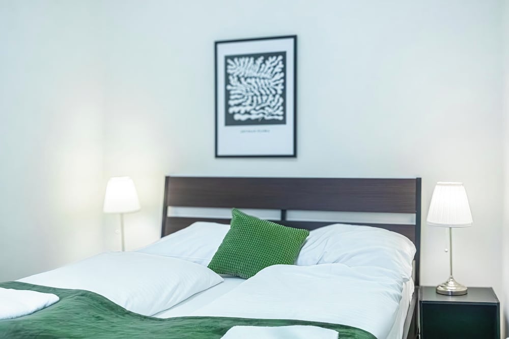Modern 2BR City Apt Near Stadthalle