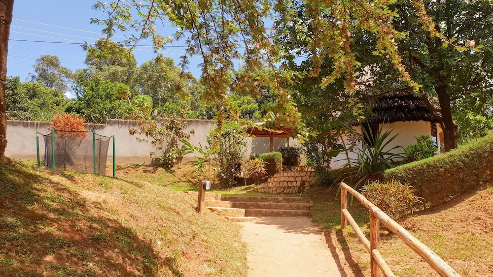 Banda Lodge