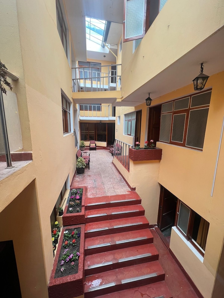 Huayna House Go
