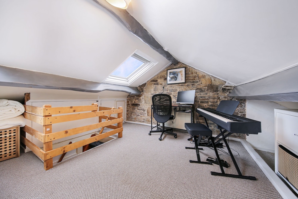 Host Stay Batemill Cottage