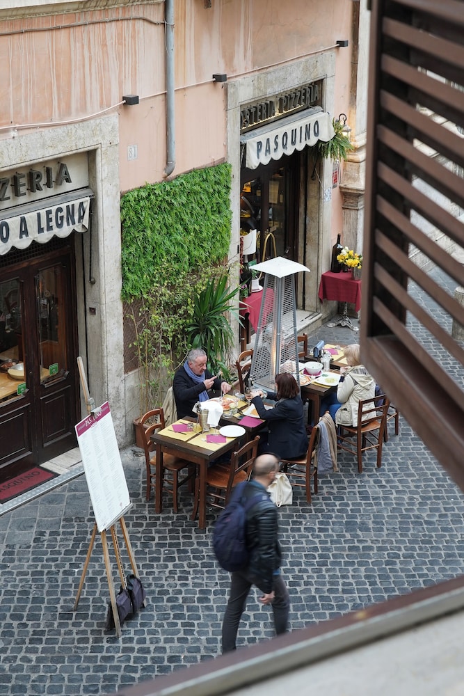 navona jacuzzi apartment
